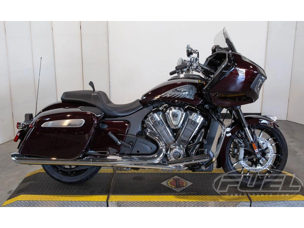 2026 Indian Motorcycle Challenger® Limited 112 Crimson alt