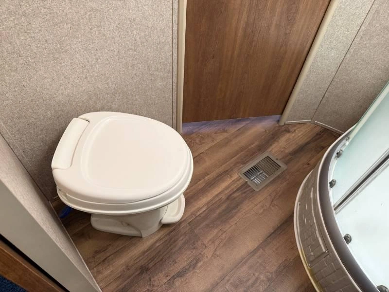 Coachmen Catalina 333rets 2019 alt