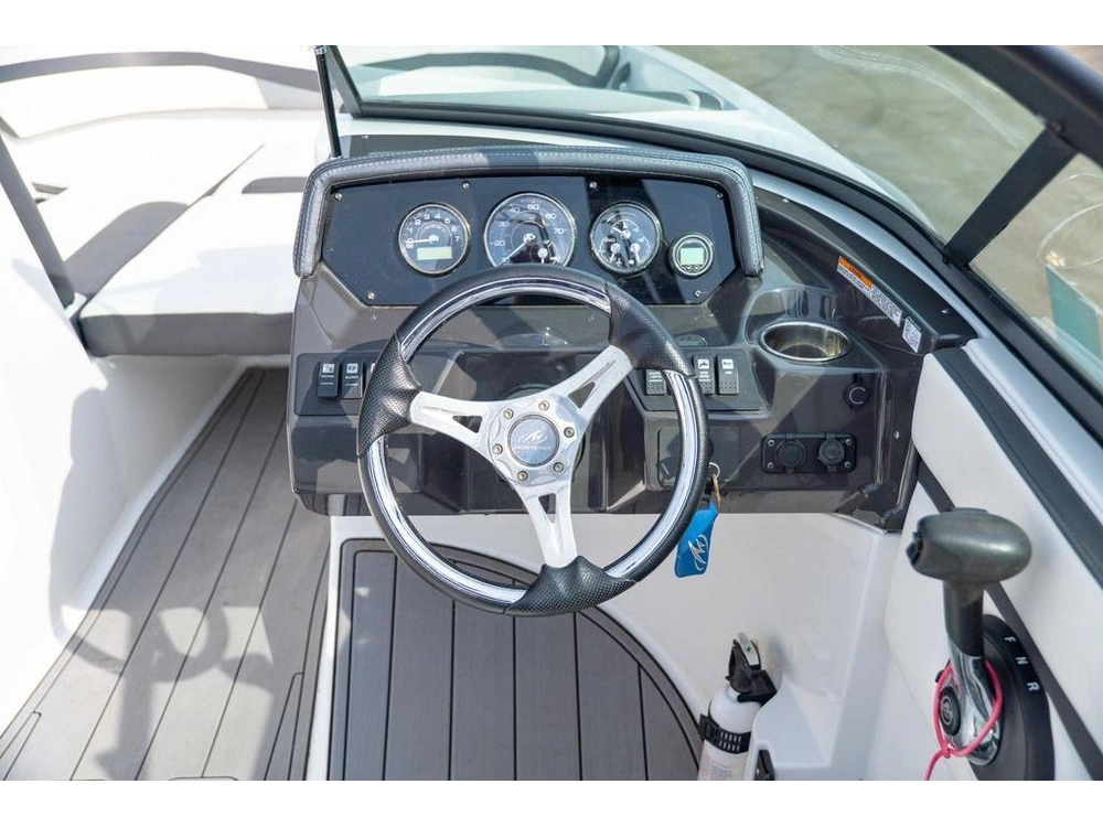 2019 Monterey Boats M-225 alt