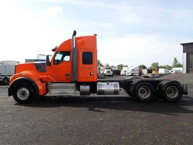 Kenworth W990 2025