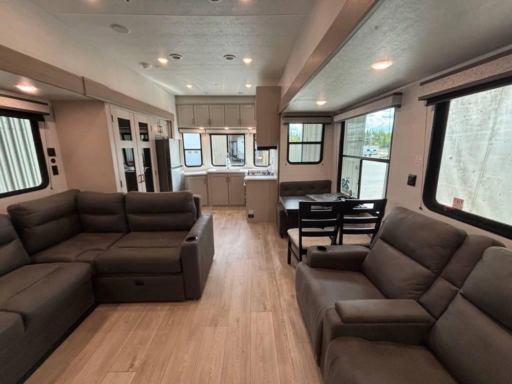 Jayco Jay Flight Bungalow 404loft 2027 alt