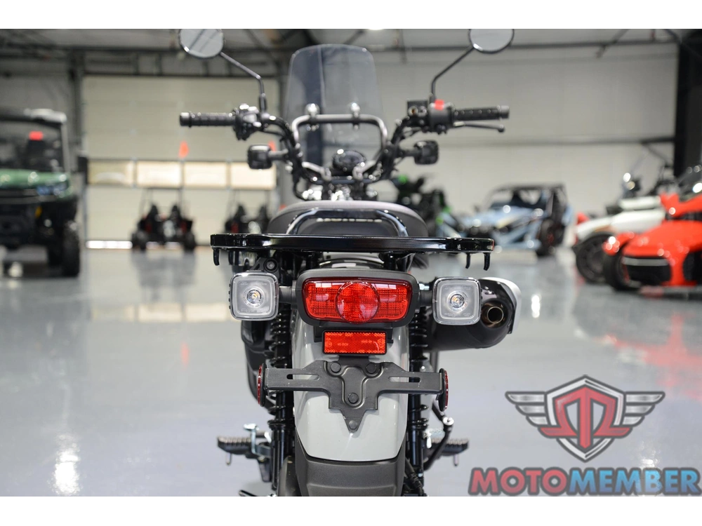 2025 Honda Trail 125 alt