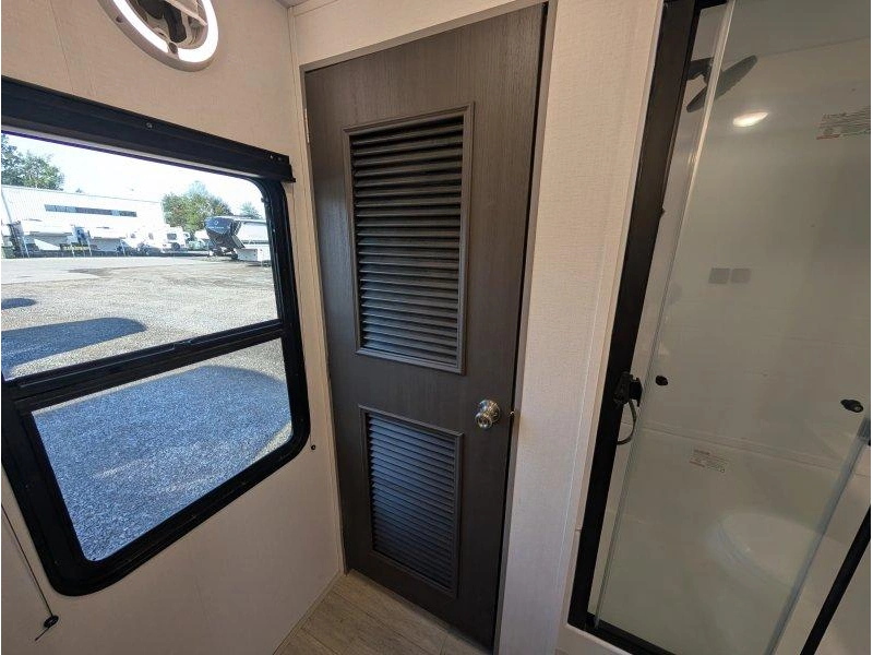 Coachmen Catalina 42condo 2027 alt