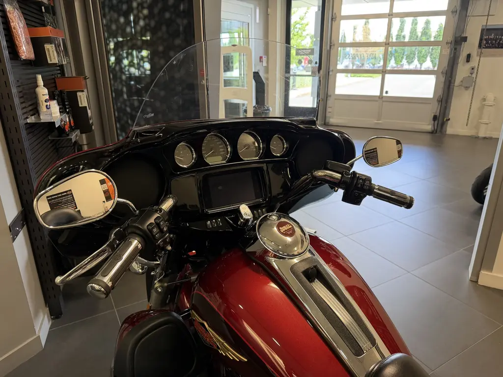 2023 Harley-Davidson Tri Glide UltraFLHTCUTGANV