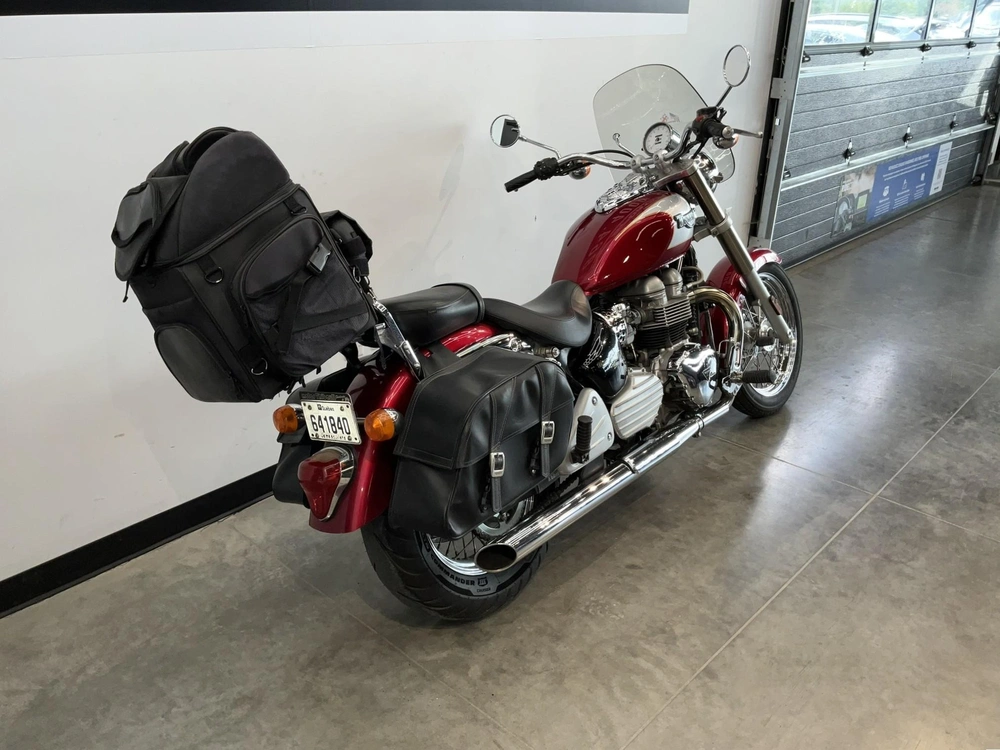 2002 Triumph Bonneville America alt