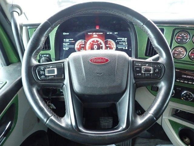Peterbilt 589 2025