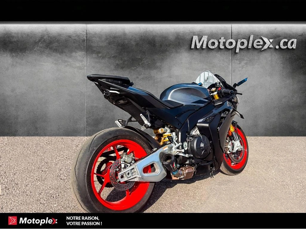 2026 Aprilia Aprilia Rsv4 alt