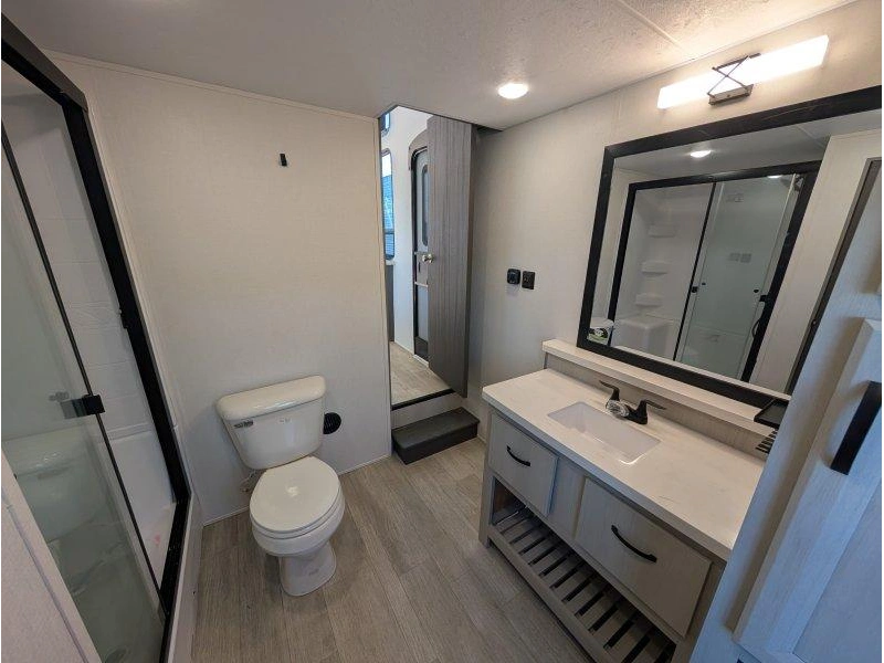 Coachmen Catalina 42condo 2027 alt