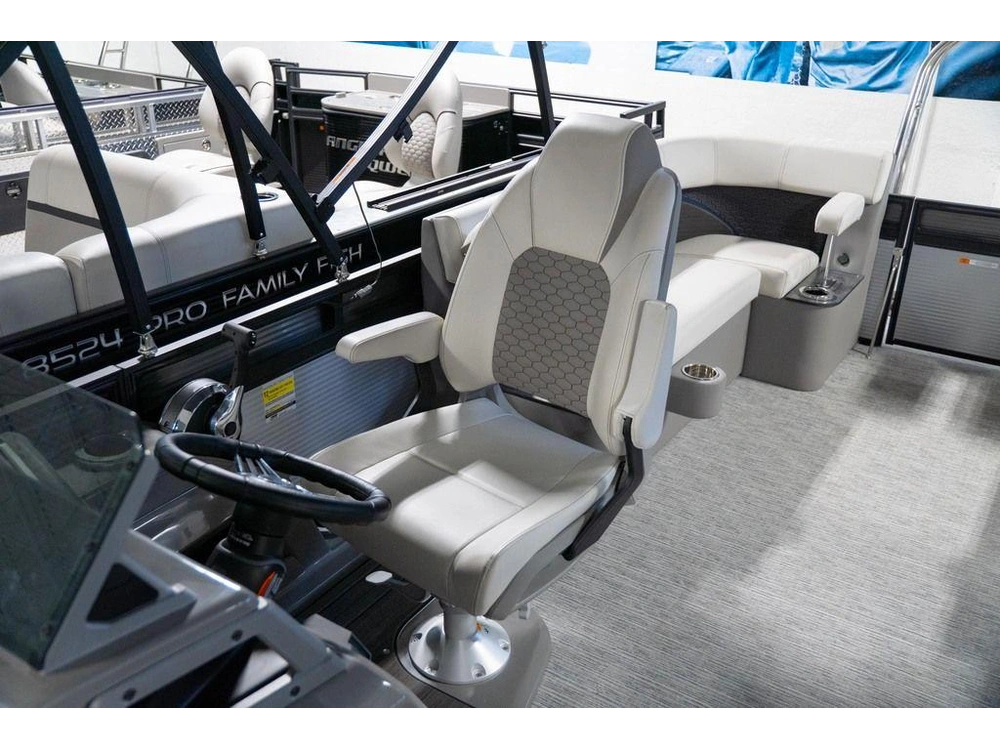 2023 Qwest Pontoons 8522 M-class Rls Rtz alt