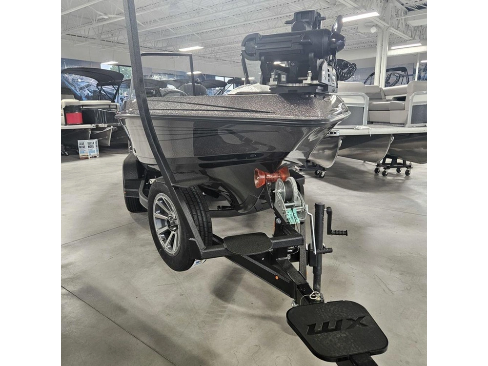 2026 Skeeter Products Wx1910 alt