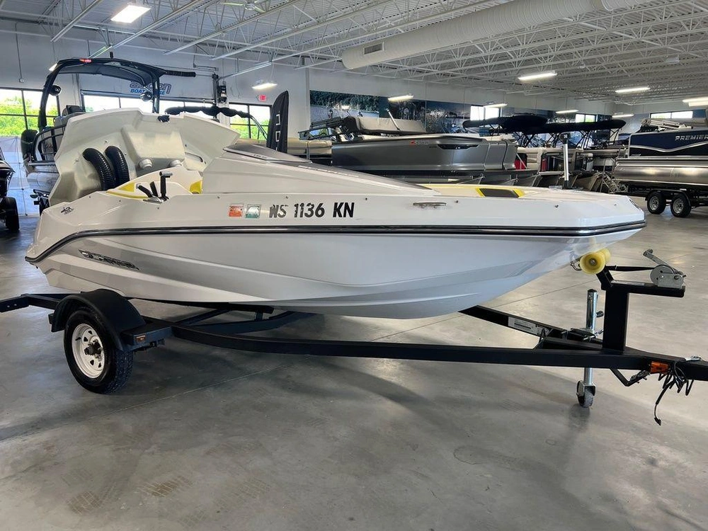 2016 Scarab 165 alt