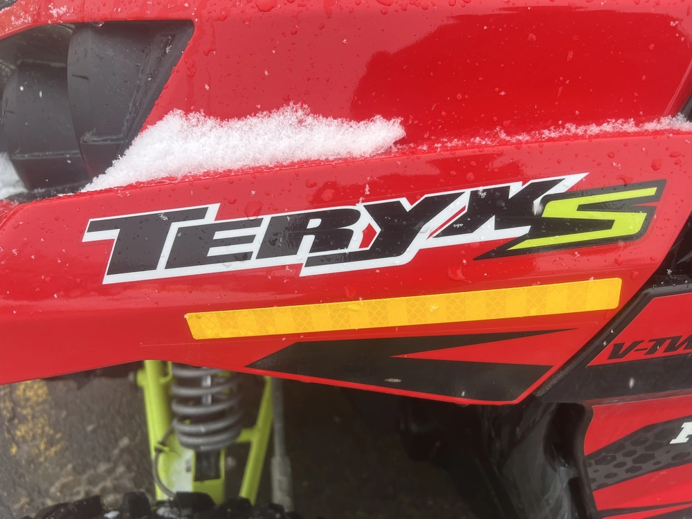 2022 Kawasaki Teryx S alt