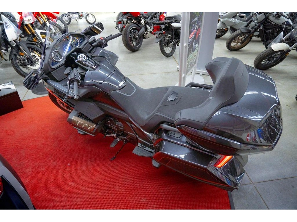 2026 Honda Gold Wing Tour alt