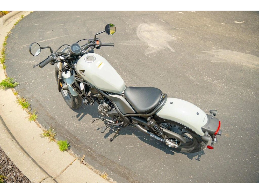 2026 Honda Rebel 300 E-clutch alt