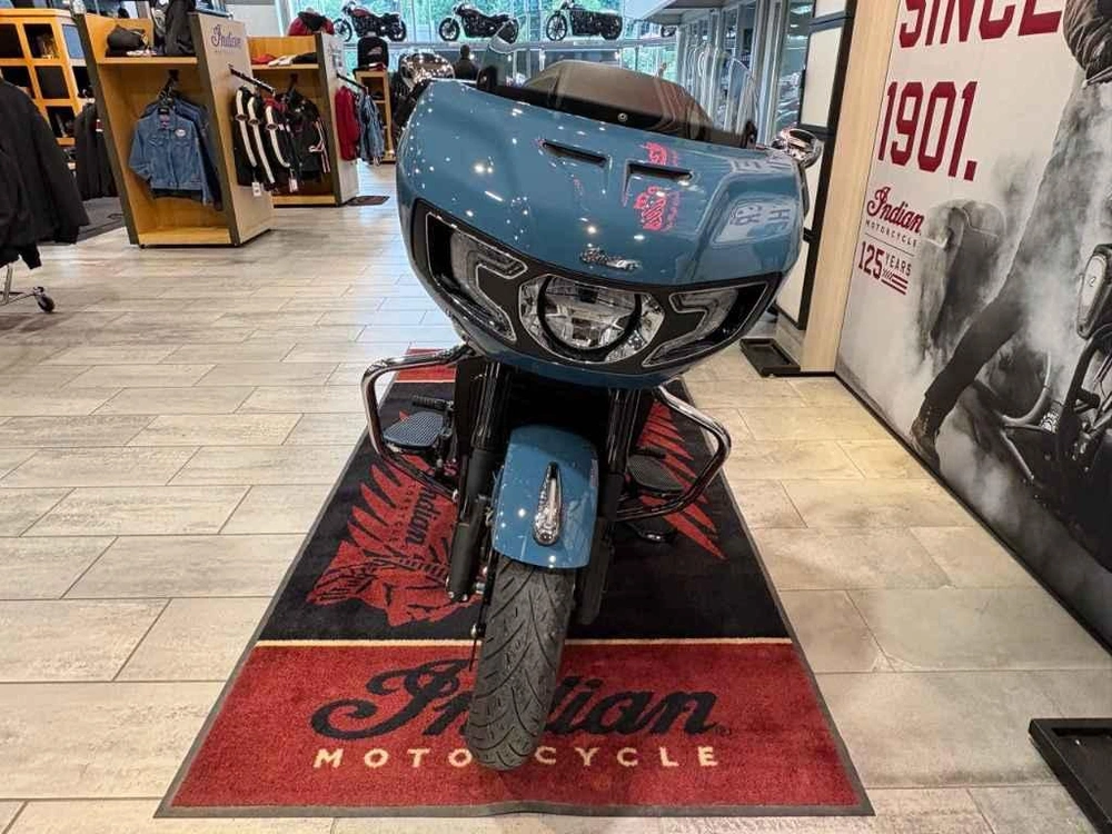 2026 Indian Motorcycle Challenger Limited + 112 Package alt
