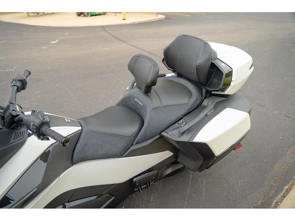 2026 Can-am Spyder Rt Sea-to-sky alt