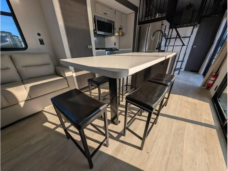 Coachmen Catalina 42condo 2027 alt
