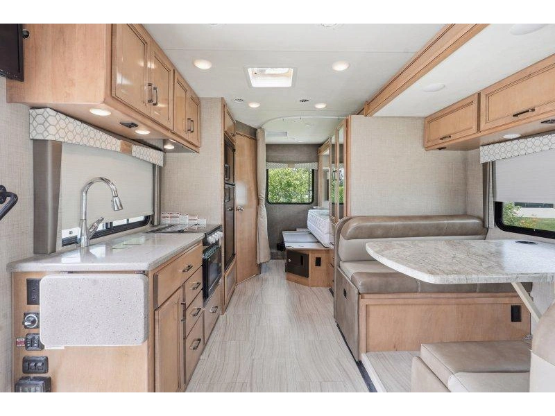 Thor Motor Coach Quantum 24km 2020 alt