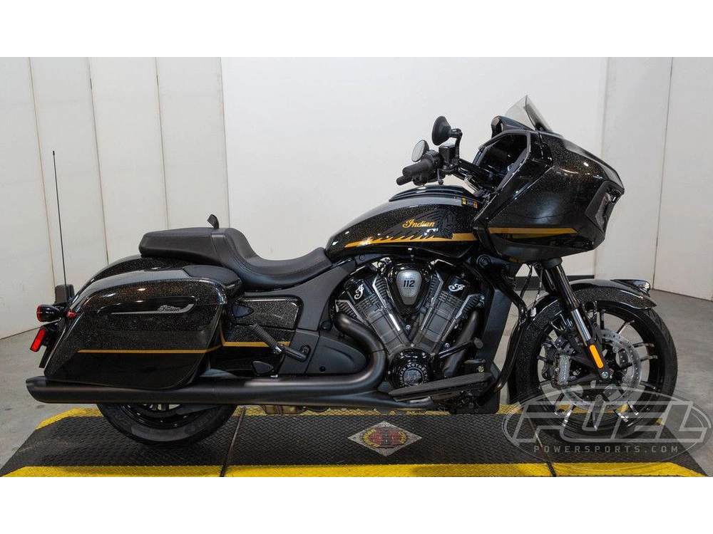 2026 Indian Motorcycle Challenger® Dark Horse® 112 W/powerband Audio Black Crystal W/black Metalli alt