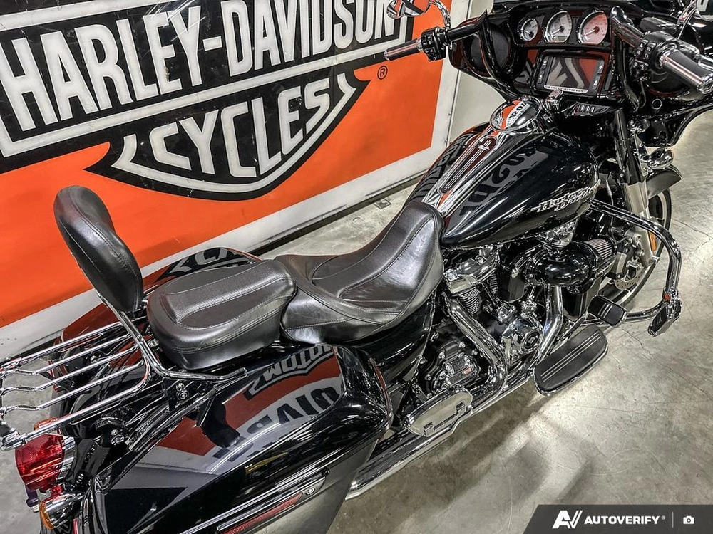 2017 Harley-davidson Street Glide Special alt