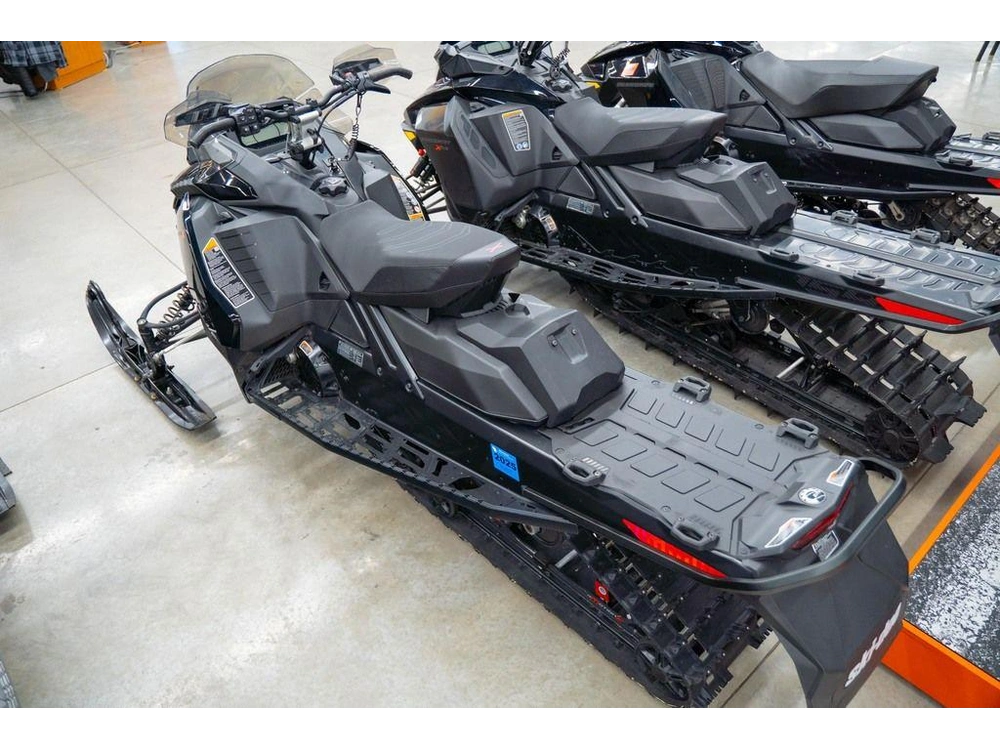 2023 Ski-doo Renegade® X® 850 E-tec Ice Ripper Xt 1.5_7.2 In. / Black alt