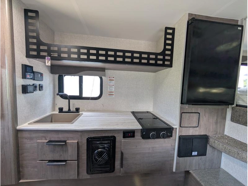 Lance Camper Lance Sq825 2026 alt