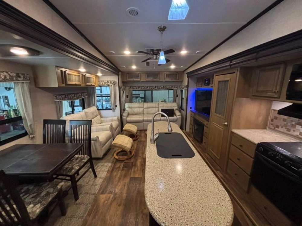 Crossroads Cruiser 322rl 2017 alt