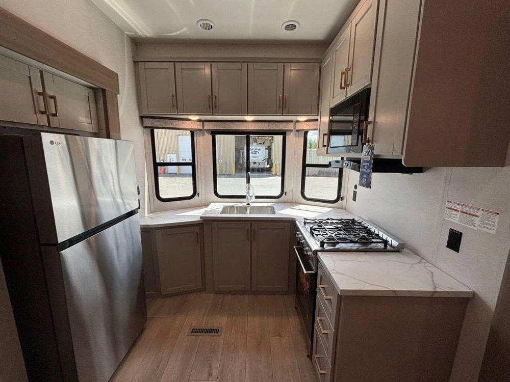 Jayco Jay Flight Bungalow 404loft 2027 alt
