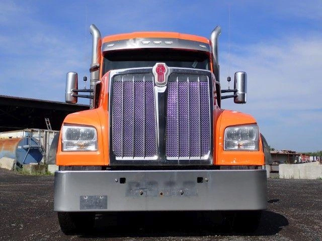 Kenworth W990 2025