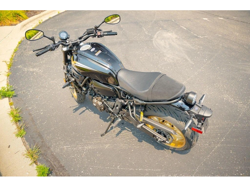 2026 Yamaha Xsr700 alt