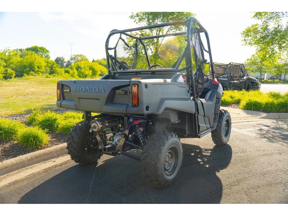2026 Honda Pioneer 700 alt
