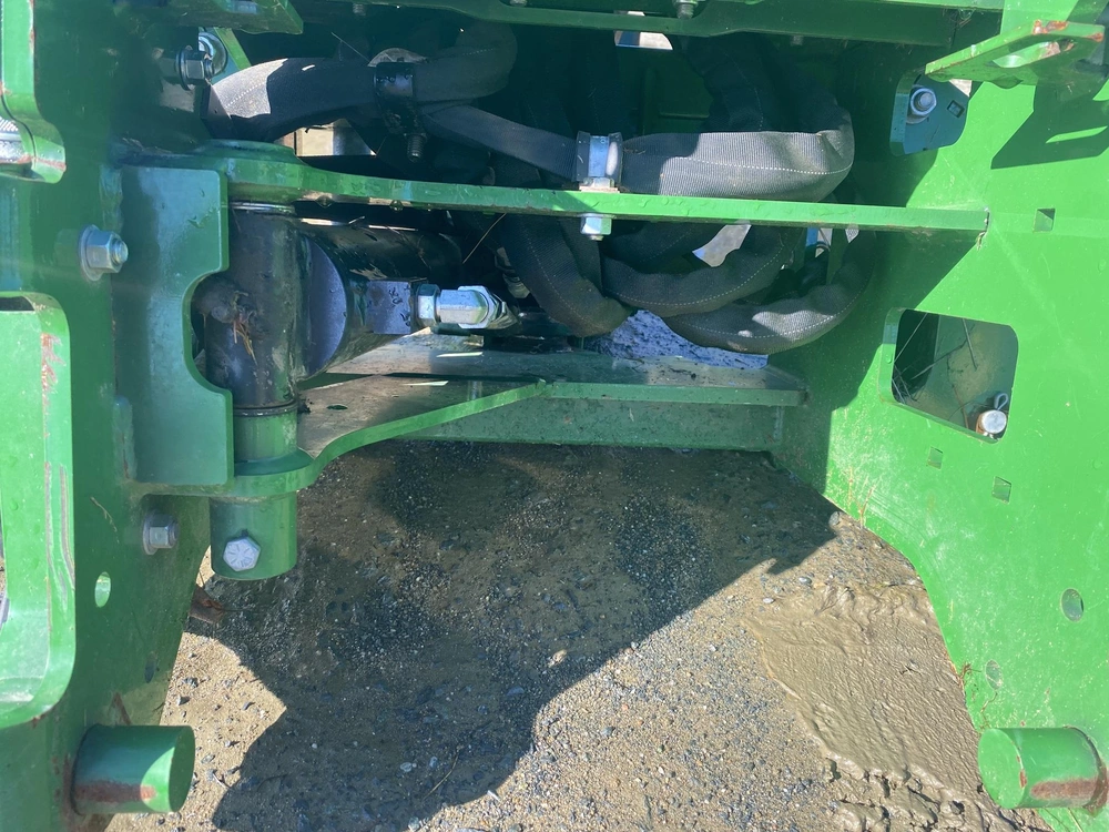 2020 John Deere 260b alt
