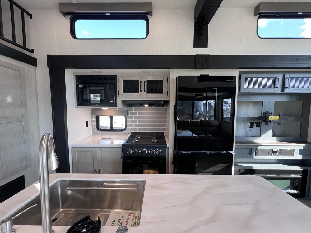 Forest River Puma Vista 402lft 2027 alt