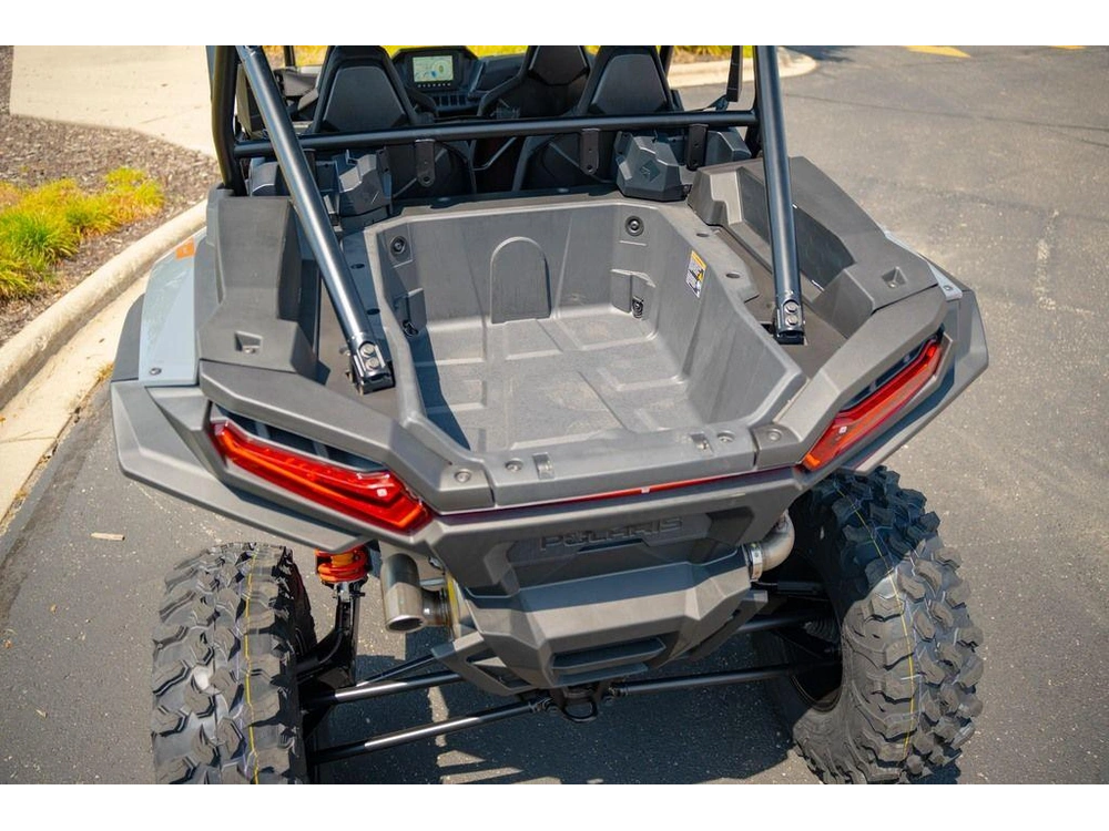 2026 Polaris Rzr Xp 4 1000 Ultimate alt
