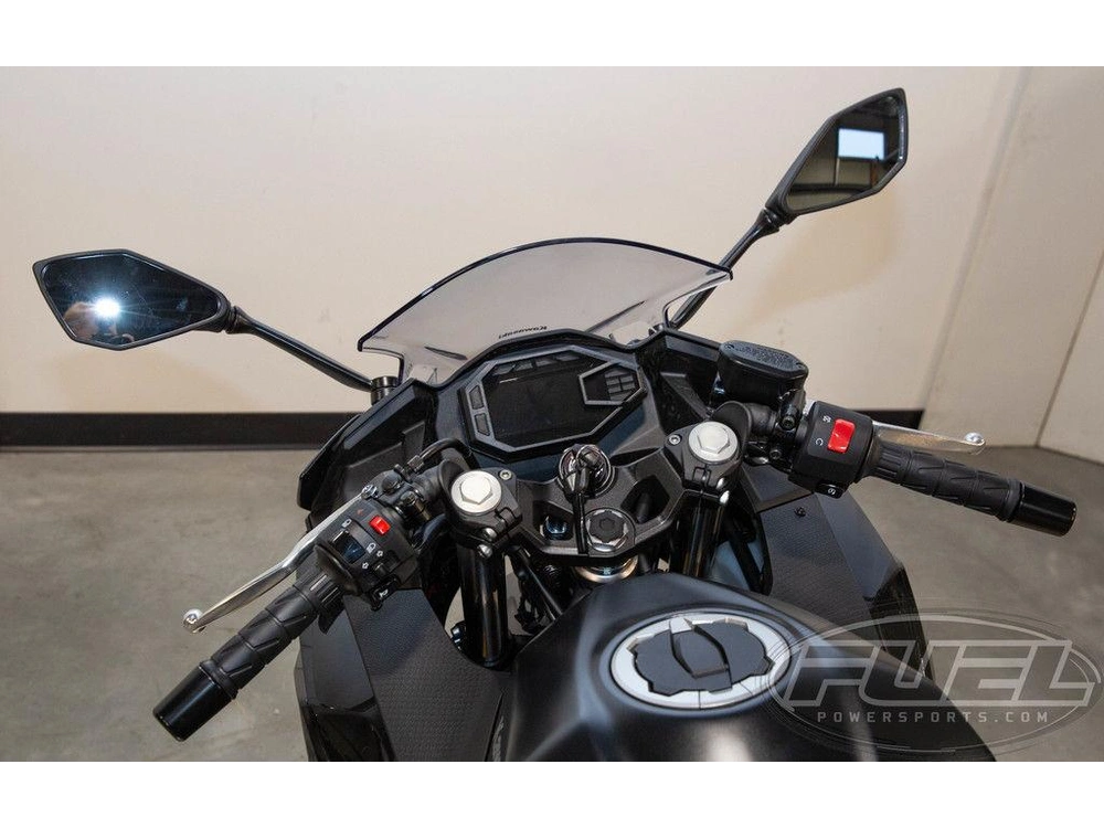 2026 Kawasaki Ninja® 500 Abs Metallic Flat Spark Black alt