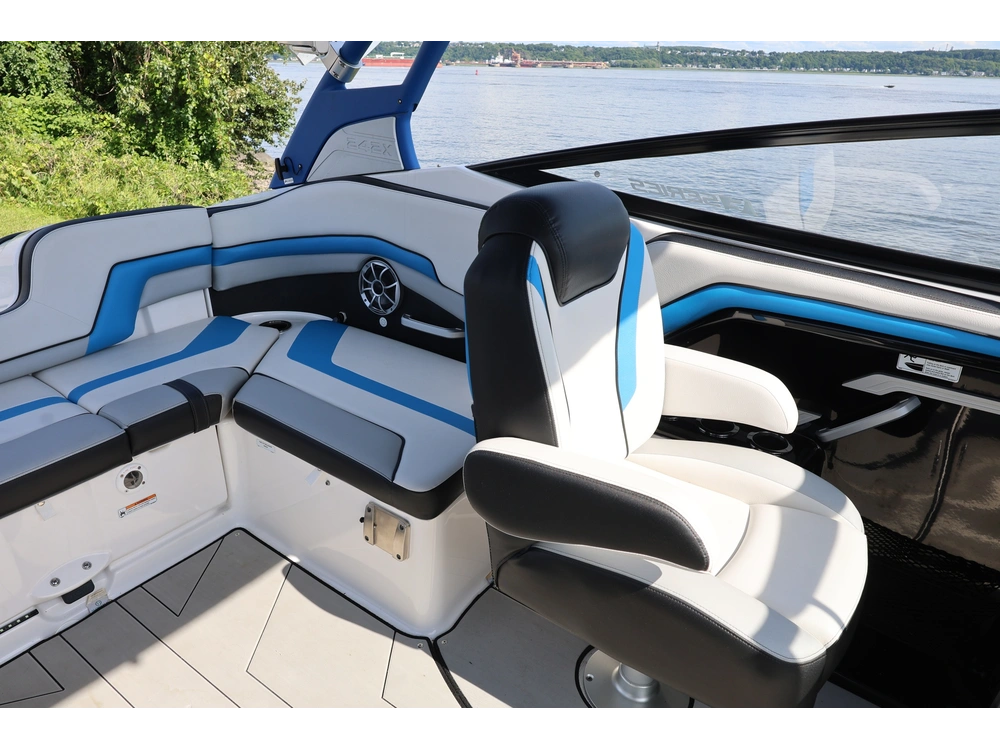 2020 Yamaha 242x alt