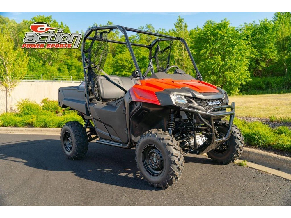 2026 Honda Pioneer 700 alt