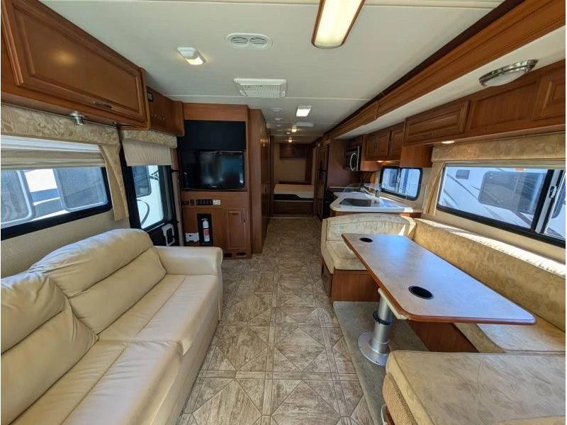 Fleetwood Bounder 33u 2011 alt