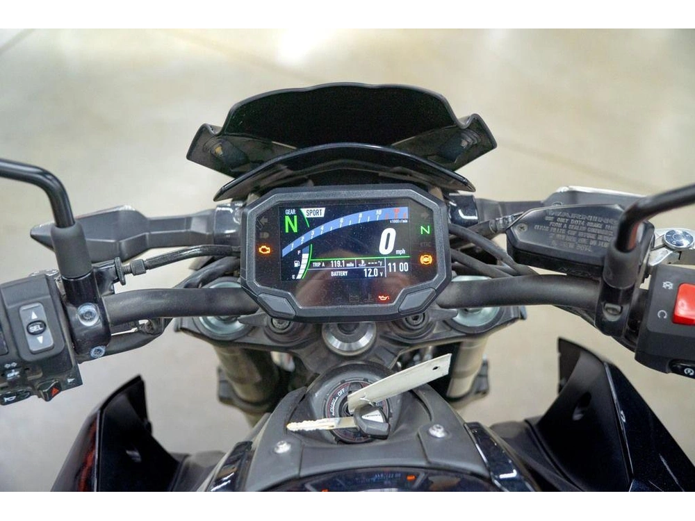 2024 Kawasaki Z900 Abs Metallic Spark Black/metallic Matte Dark Gray alt