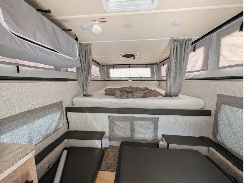 2021 Palomino Real Lite Ss500 alt