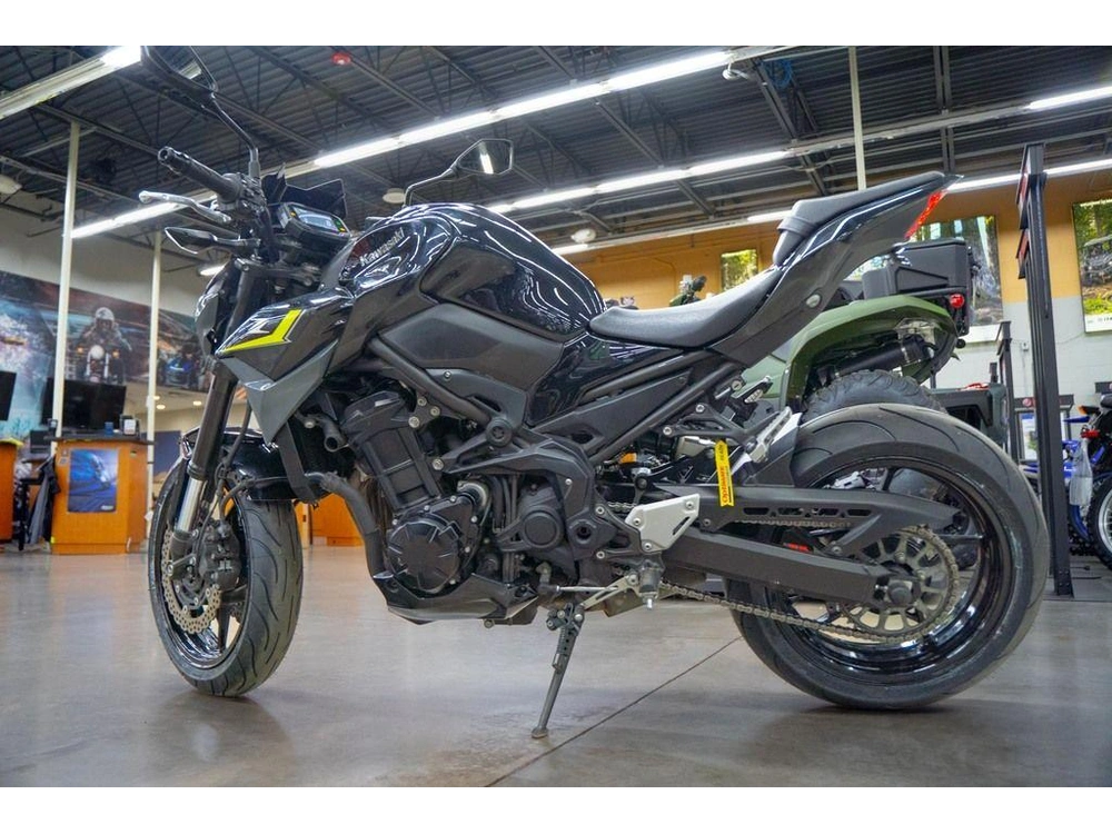 2024 Kawasaki Z900 Abs Metallic Spark Black/metallic Matte Dark Gray alt