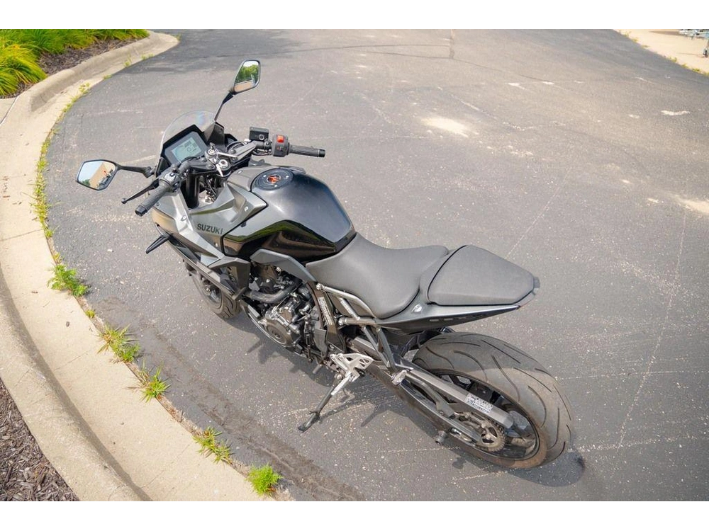 2025 Suzuki Gsx-8r alt