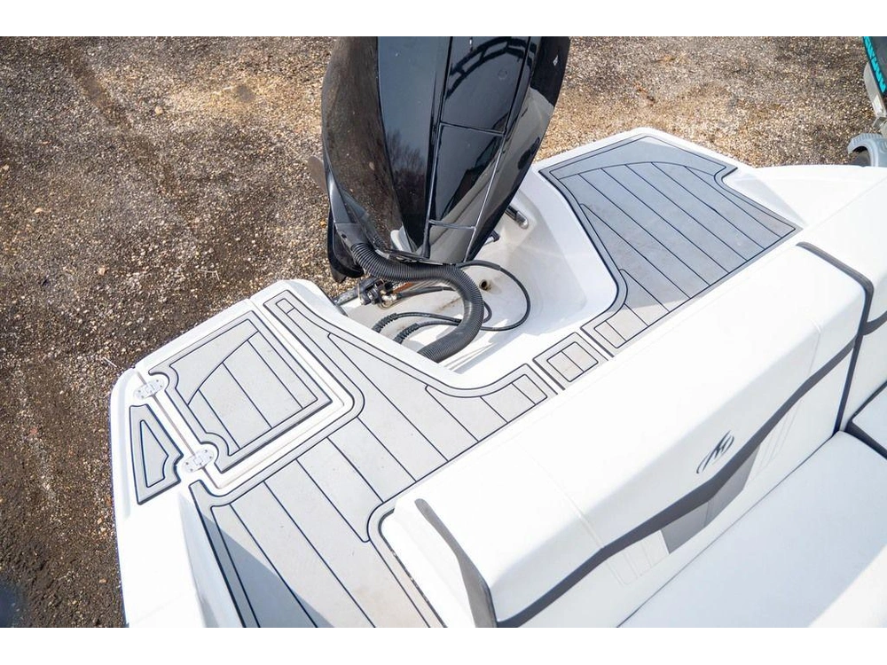 2019 Monterey Boats M-225 alt