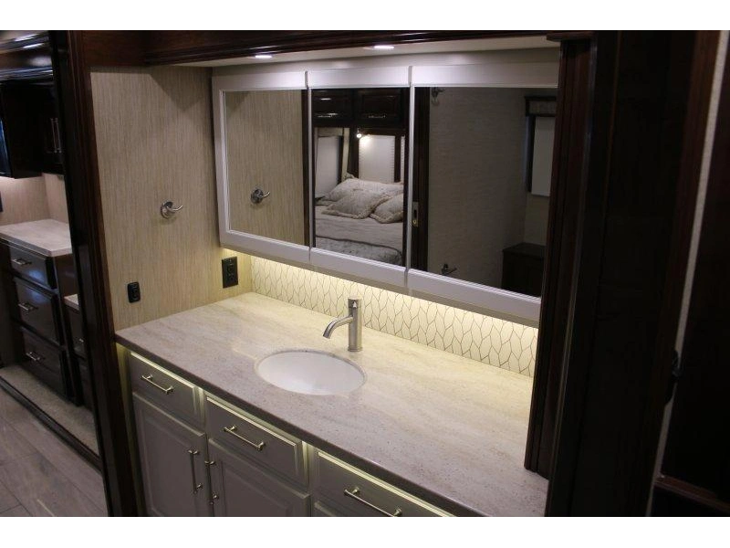 Entegra Coach Aspire 44f 2020 alt