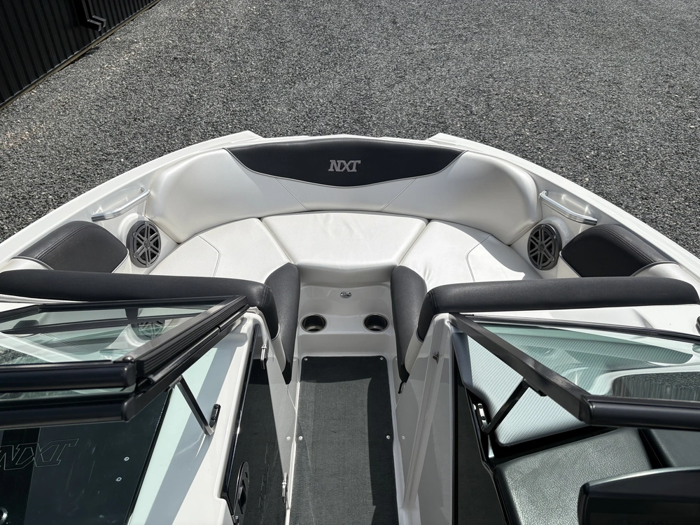 2016 Mastercraft Nxt 20 alt