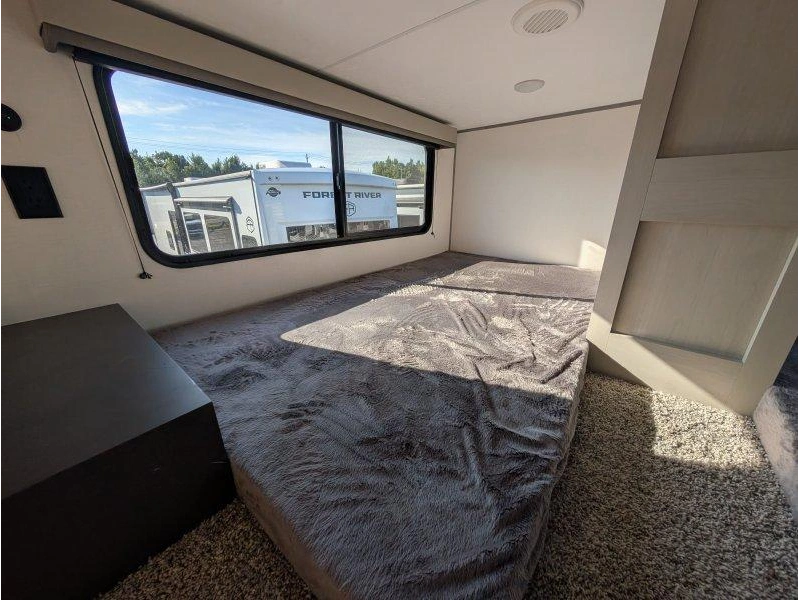 Coachmen Catalina 42condo 2027 alt