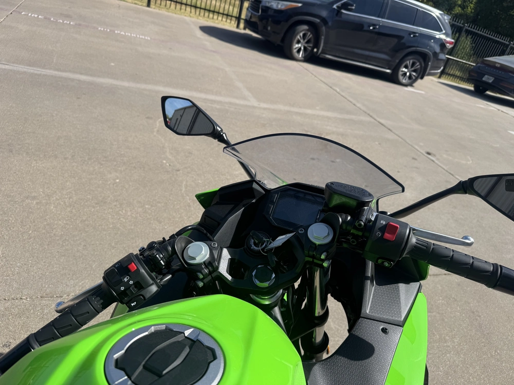 2026 Kawasaki Ninja 500 alt