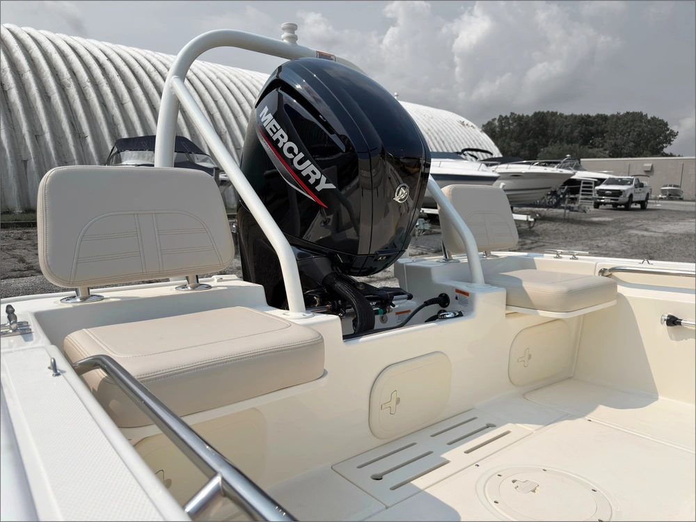 2027 Boston Whaler 170 Montauk