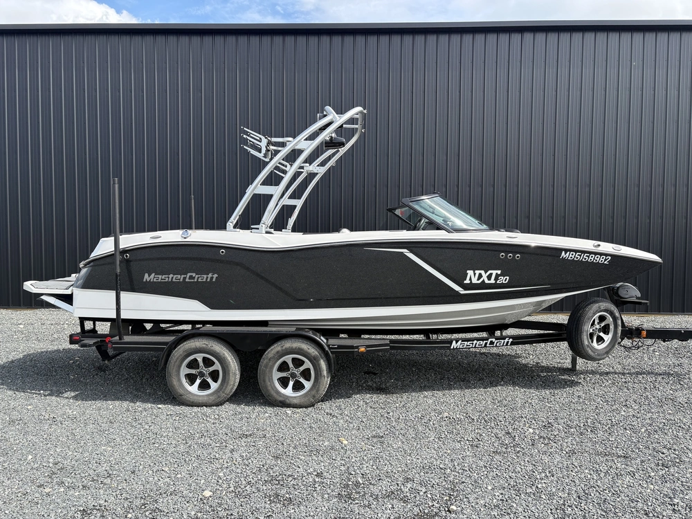 2016 Mastercraft Nxt 20 alt