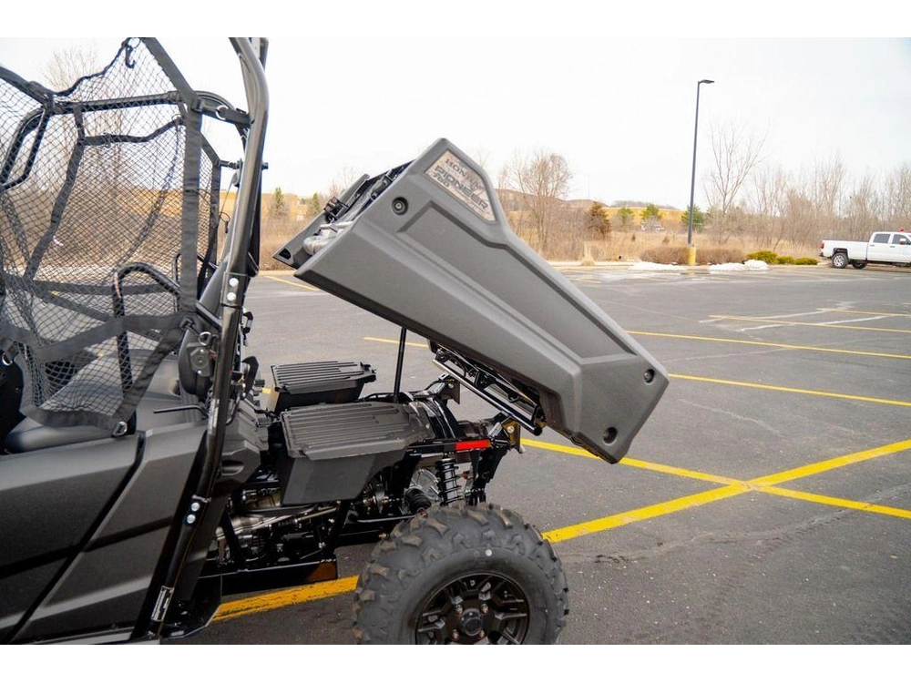 2026 Honda Pioneer 700 Forest alt